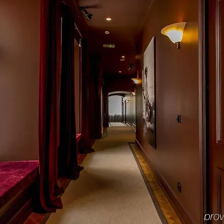 Ξενοδοχείο St. Petersbourg - Small Luxury Of The World 5*