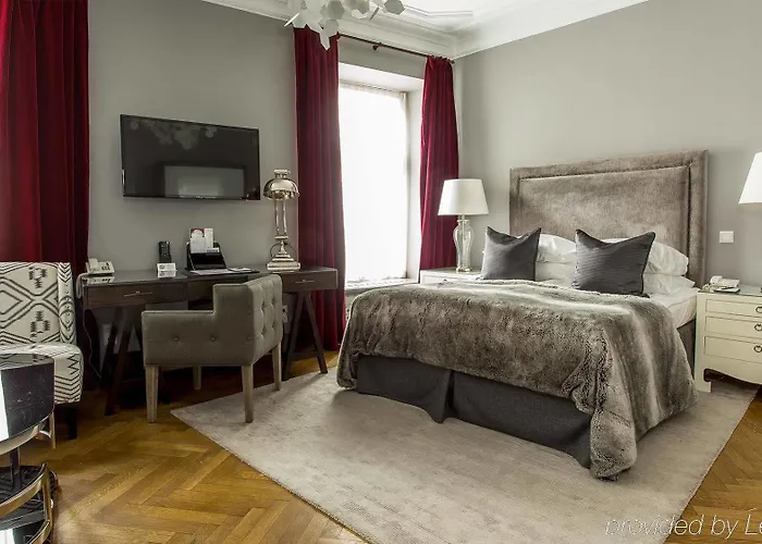 St. Petersbourg - Small Luxury Of The World