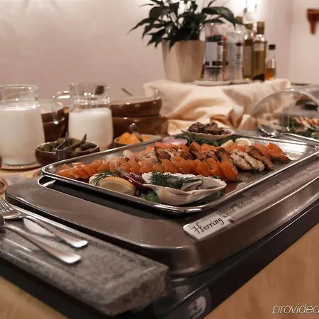 St. Petersbourg - Small Luxury Of The World