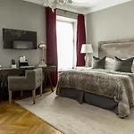 St. Petersbourg - Small Luxury Of The World